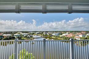 Spacious Palm Coast Condo: Balcony, Beach Access!