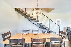 Ski-in/ski-out Granby Townhouse w/ Private Hot Tub