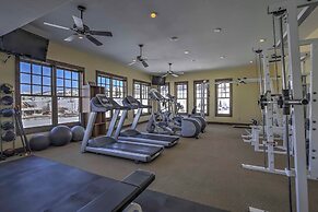 Ski-in/ski-out Granby Townhouse w/ Private Hot Tub