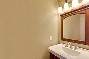 Expansive Texas City Retreat ~ 16 Mi to Galveston!