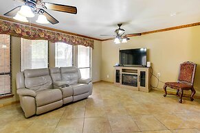 Expansive Texas City Retreat ~ 16 Mi to Galveston!