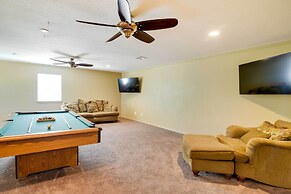 Expansive Texas City Retreat ~ 16 Mi to Galveston!