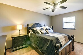 Expansive Texas City Retreat ~ 16 Mi to Galveston!