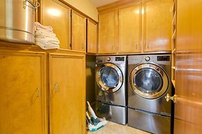 Expansive Texas City Retreat ~ 16 Mi to Galveston!