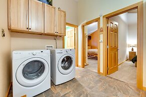 Ronald Cabin w/ Private Deck: Near Cle Elum Lake!