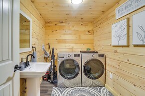 Secluded Cabin w/ Mtn Views ~ 33 Mi to Bigfork!