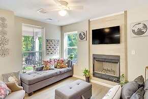 Hemphill Vacation Rental w/ Pool, Walk to Lake!