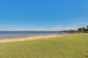 Hemphill Vacation Rental w/ Pool, Walk to Lake!