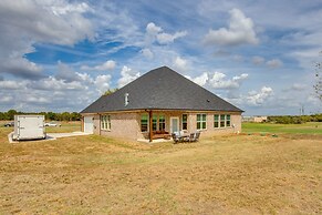 Covered Patio & Yard: Texas Escape in Keene