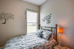 Covered Patio & Yard: Texas Escape in Keene