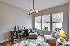 Covered Patio & Yard: Texas Escape in Keene