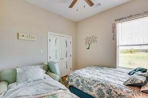 Covered Patio & Yard: Texas Escape in Keene