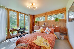 Riverfront Libertyville Retreat w/ Outdoor Kitchen