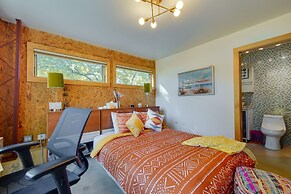 Riverfront Libertyville Retreat w/ Outdoor Kitchen