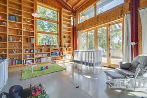 Riverfront Libertyville Retreat w/ Outdoor Kitchen