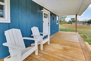 Hillsboro Hideaway w/ Private Hot Tub & Bunkhouse!