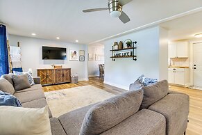 Hillsboro Hideaway w/ Private Hot Tub & Bunkhouse!
