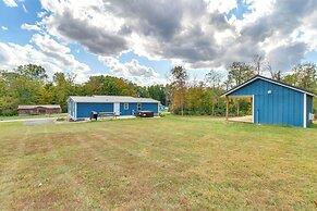 Hillsboro Hideaway w/ Private Hot Tub & Bunkhouse!