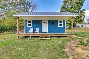 Hillsboro Hideaway w/ Private Hot Tub & Bunkhouse!