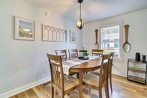 Hillsboro Hideaway w/ Private Hot Tub & Bunkhouse!
