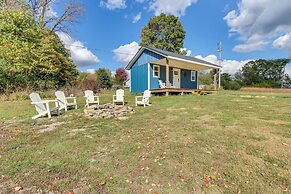 Hillsboro Hideaway w/ Private Hot Tub & Bunkhouse!