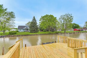 Hot Tub, Lake Access, & Dock: Port Clinton Retreat