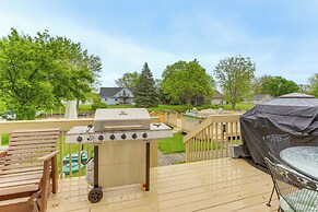 Hot Tub, Lake Access, & Dock: Port Clinton Retreat