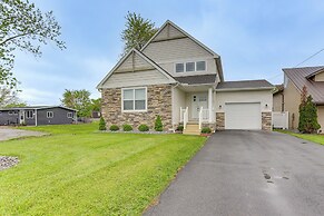 Hot Tub, Lake Access, & Dock: Port Clinton Retreat