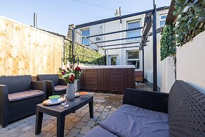 Morecambe Bay Cottage- Hot Tub/ Jacuzzi/sauna