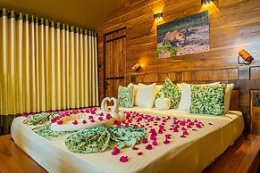 Leopard Reach Yala by Seven Angels