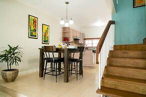 Captivating 2-bed Town-house in Kingston