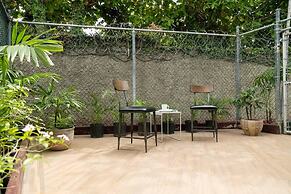 Captivating 2-bed Town-house in Kingston