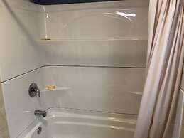 Newly Renovated 2 Bedroom House