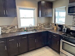 Newly Renovated 2 Bedroom House