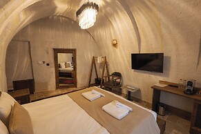 Noah's Ark Cave Hotel