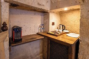 Noah's Ark Cave Hotel