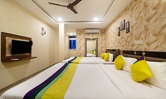 Itsy Hotels Yogeshwara Grand