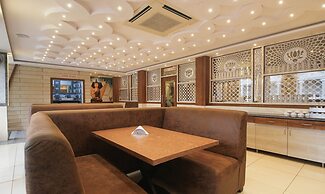 Itsy Hotels Yogeshwara Grand