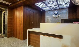 Itsy Hotels Yogeshwara Grand