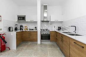 Av. António Augusto de Aguiar 56