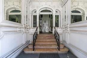 Av. António Augusto de Aguiar 56