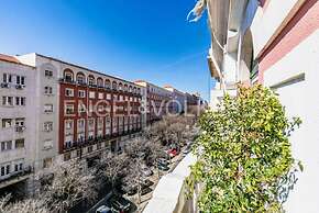 Av. António Augusto de Aguiar 56