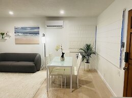 Manhattan Beach Vacation House - For solo, pair, family and business t