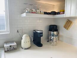 Manhattan Beach Vacation House - For solo, pair, family and business t