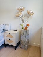 Manhattan Beach Vacation House - For solo, pair, family and business t