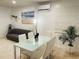 Manhattan Beach Vacation House - For solo, pair, family and business t