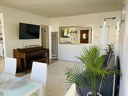 Manhattan Beach Vacation House - For solo, pair, family and business t