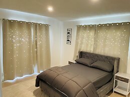 Manhattan Beach Vacation House - For solo, pair, family and business t