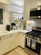 Manhattan Beach Vacation House - For solo, pair, family and business t