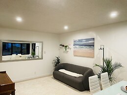 Manhattan Beach Vacation House - For solo, pair, family and business t